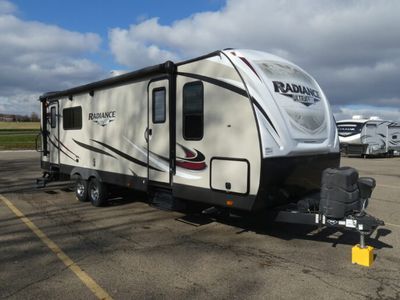 2018 CRUISER 25RK — front three-quarter view