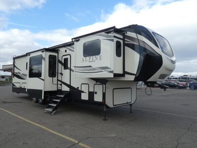 2019 PALOMINO 3701FL — front three-quarter view
