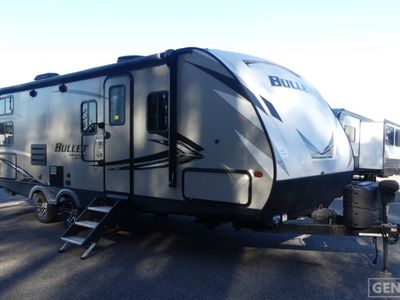 2021 KEYSTONE 243BHS — front three-quarter view