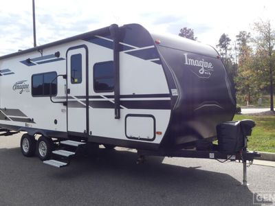 2021 GRAND DESIGN 22MLE — front three-quarter view