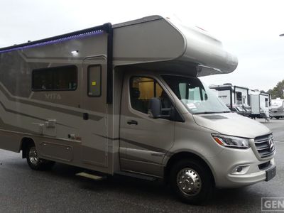 2024 WINNEBAGO 24P — front three-quarter view