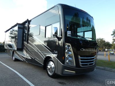 2024 THOR MOTOR COACH 37DS — front three-quarter view