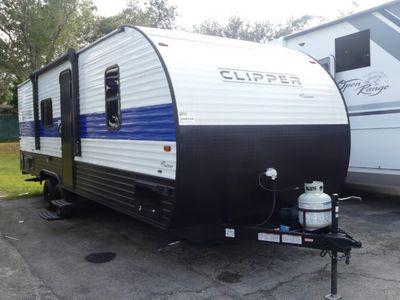 2024 COACHMEN 26BH — front three-quarter view