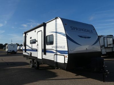 2021 KEYSTONE 202RD — front three-quarter view