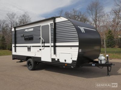 2026 WINNEBAGO 15BH — front three-quarter view