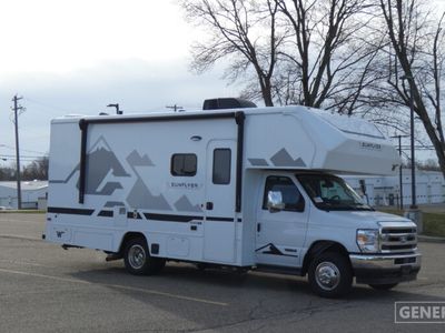 2027 WINNEBAGO 22RS — front three-quarter view