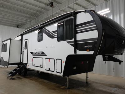 2026 GRAND DESIGN 324MBS — front three-quarter view