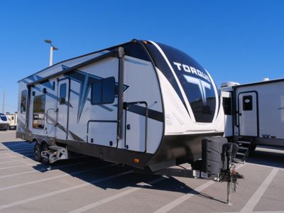 2022 HEARTLAND 274 — front three-quarter view