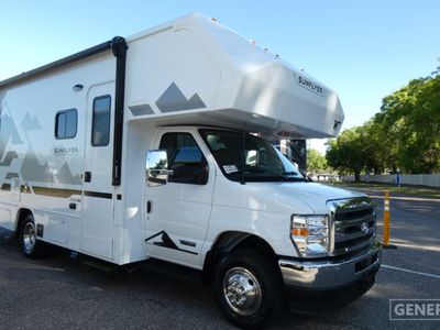 2027 WINNEBAGO 22RS — front three-quarter view
