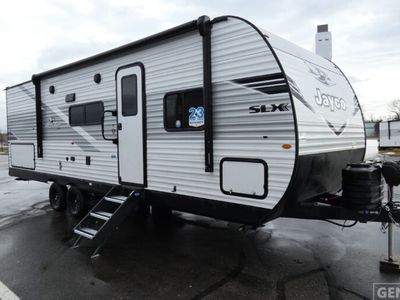 2026 JAYCO 261BHS — front three-quarter view