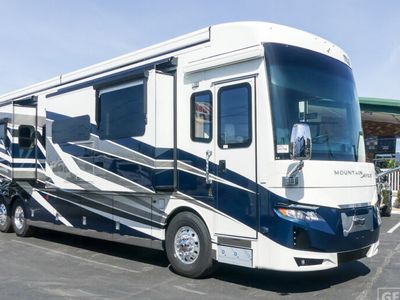 2026 NEWMAR 4118 — front three-quarter view