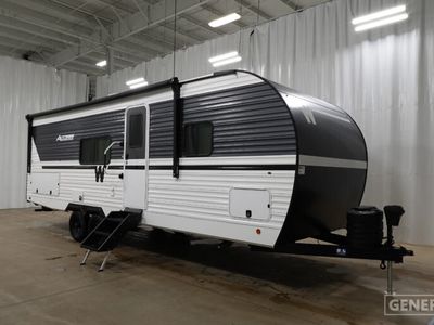 2026 WINNEBAGO 25BH — front three-quarter view