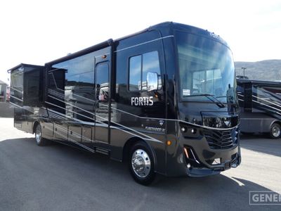 2026 FLEETWOOD 36Y — front three-quarter view