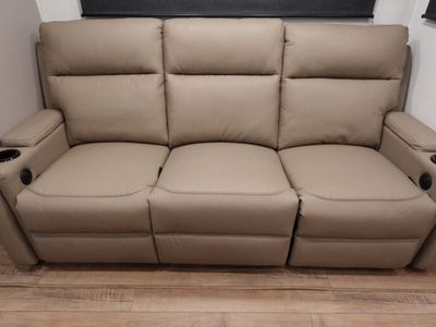 2026 BRINKLEY 3100 — front three-quarter view