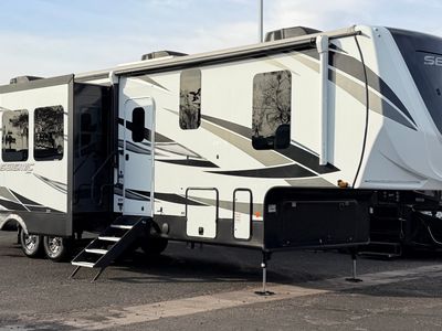2021 Jayco Seismic - Photo 1