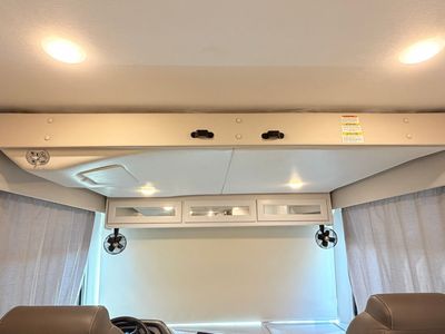 2025 Thor Motor Coach Windsport - Photo 13