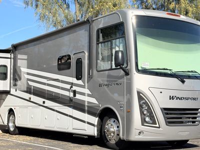 2025 Thor Motor Coach Windsport - Photo 1