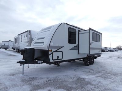 2022 WINNEBAGO 2306BHS — front three-quarter view