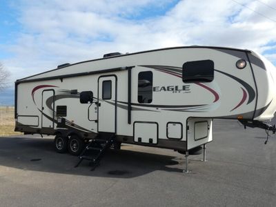 2016 JAYCO 29.5BHDS — front three-quarter view