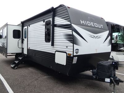 2021 KEYSTONE 30RLDS — front three-quarter view