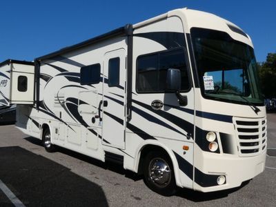 2019 FOREST RIVER 30DS — front three-quarter view