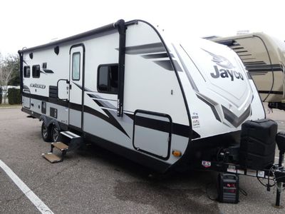 2022 JAYCO 24RL — front three-quarter view