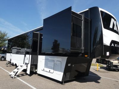 2026 AXIOM V4250 — front three-quarter view
