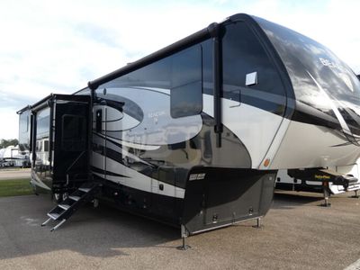 2020 VANLEIGH RV 42RDB — front three-quarter view
