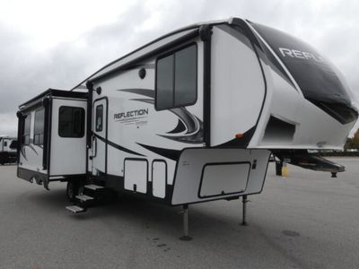 2022 GRAND DESIGN 295RL — front three-quarter view