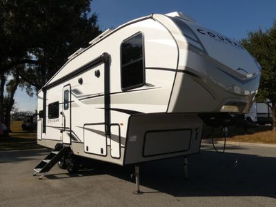 2023 KEYSTONE 23MLE — front three-quarter view