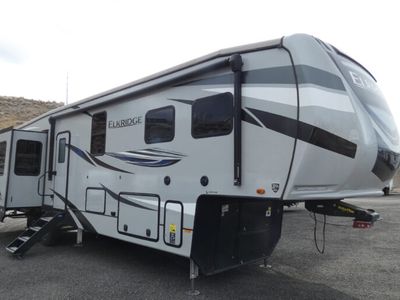2021 HEARTLAND 38MB — front three-quarter view