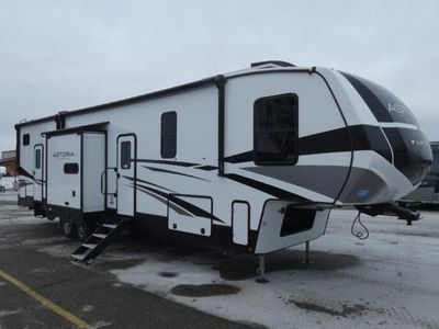 2025 DUTCHMAN 3603LFP — front three-quarter view