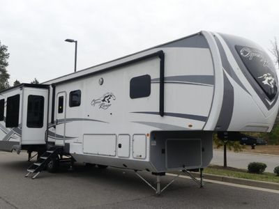 2021 OPEN RANGE 371MBH — front three-quarter view