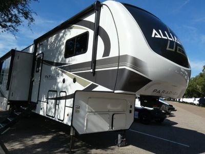2024 ALLIANCE 395DS — front three-quarter view