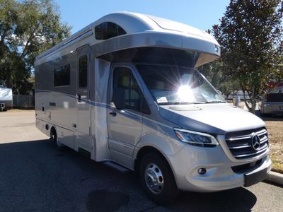 2026 WINNEBAGO 24D — front three-quarter view