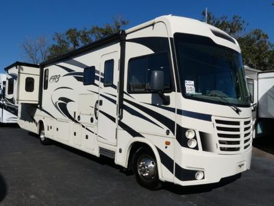 2020 FOREST RIVER 34DS — front three-quarter view