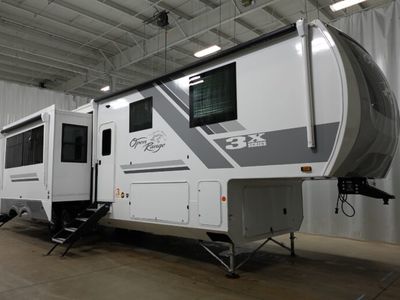 2026 OPEN RANGE 390TBS — front three-quarter view