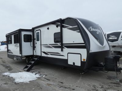 2020 GRAND DESIGN 2970RL — front three-quarter view