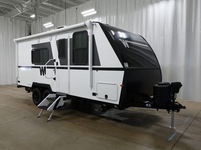 2026 WINNEBAGO 2000FRB — front three-quarter view