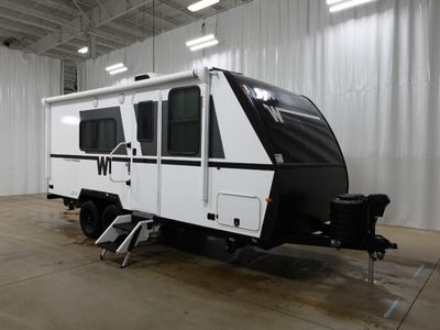 2026 WINNEBAGO 2000FRB — front three-quarter view