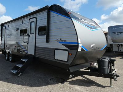 2022 COACHMEN 323BHDSCK — front three-quarter view