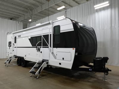 2026 WINNEBAGO 28BHS — front three-quarter view