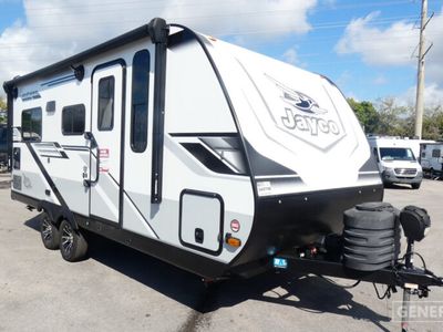 2025 JAYCO 19MRK — front three-quarter view