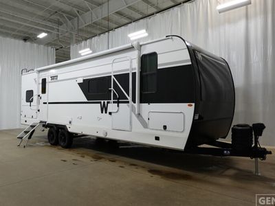 2026 WINNEBAGO 28BHS — front three-quarter view