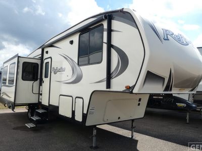 2018 GRAND DESIGN 295RL — front three-quarter view