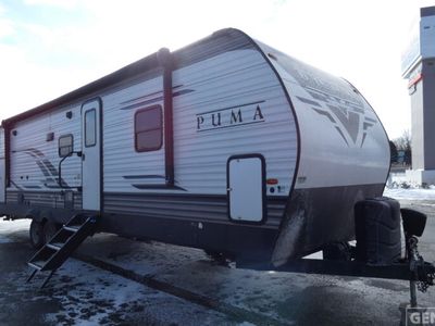 2022 PALOMINO 32RBFQ — front three-quarter view