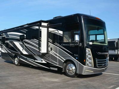 2022 THOR 35MQ — front three-quarter view