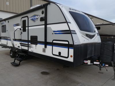 2018 JAYCO 25FK — front three-quarter view