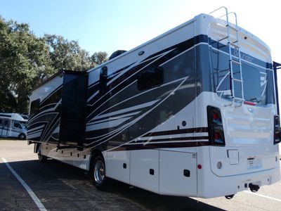 2026 Fleetwood Bounder - Photo 3