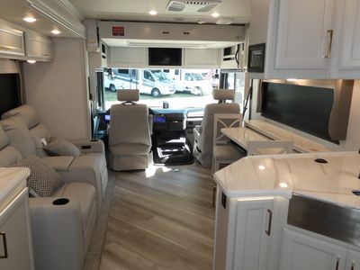 2026 Fleetwood Bounder - Photo 6